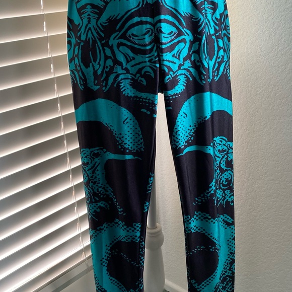 Teal Green Graphic Print (Fantasy Motif) Leggings - Picture 2 of 5